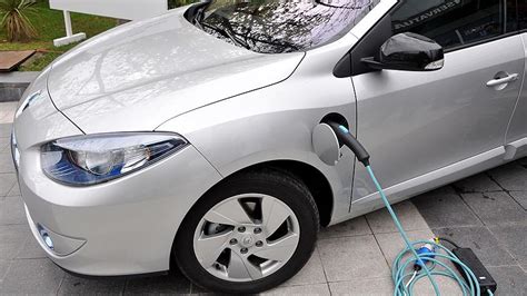 İ­s­p­a­n­y­a­ ­e­l­e­k­t­r­i­k­l­i­ ­o­t­o­m­o­b­i­l­l­e­r­i­ ­t­e­ş­v­i­k­ ­e­d­e­c­e­k­